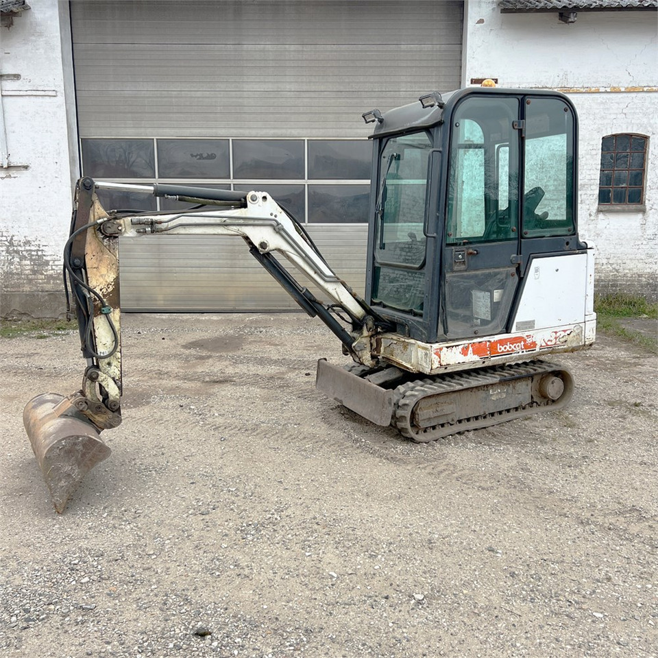 Bobcat 320 - Мини багер: снимка 1 Bobcat 320 - Мини багер: снимка 1