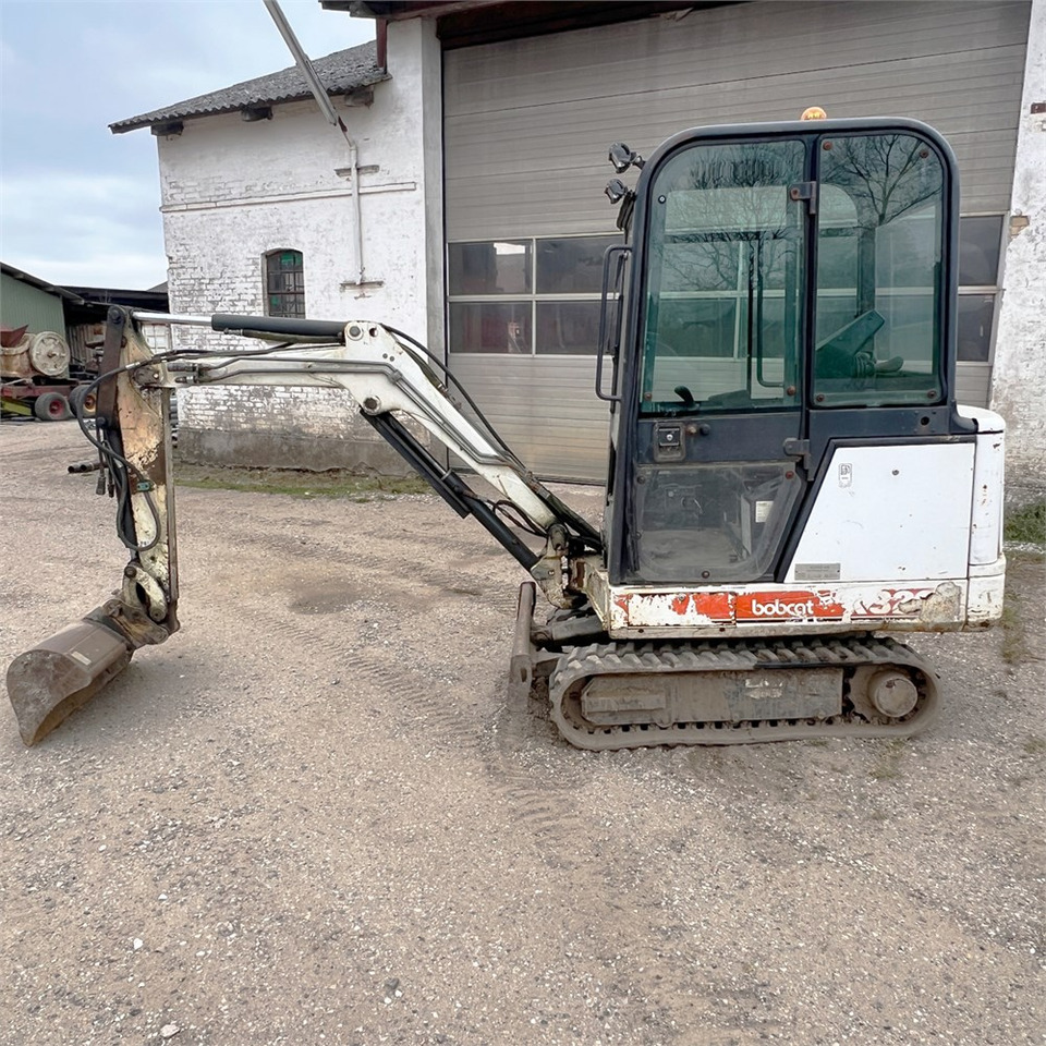 Bobcat 320 - Мини багер: снимка 4 Bobcat 320 - Мини багер: снимка 4
