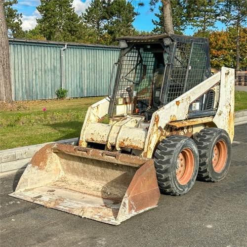 Bobcat 753 - Мини челен товарач: снимка 2 Bobcat 753 - Мини челен товарач: снимка 2
