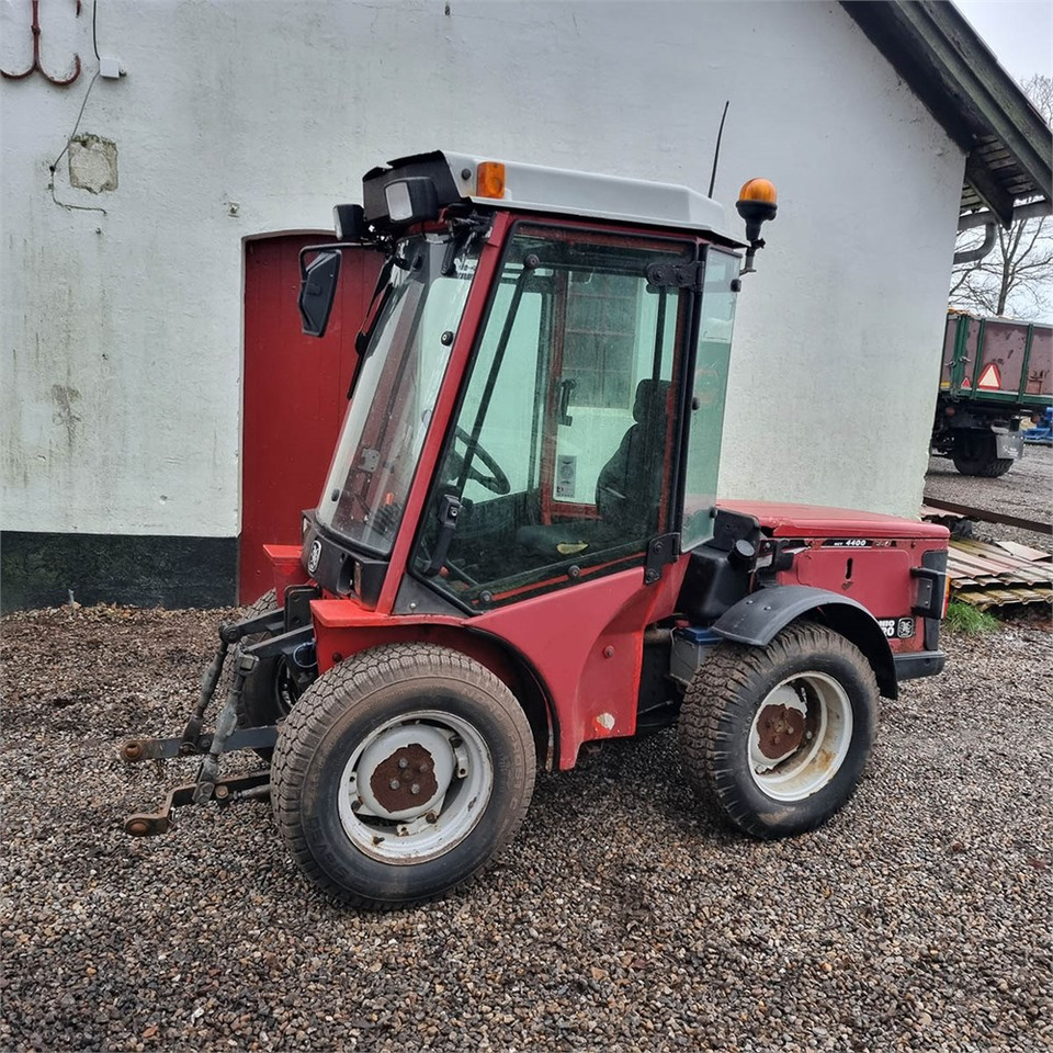 Carraro HST 4400 Superpark - Трактор за комунални дейности: снимка 1 Carraro HST 4400 Superpark - Трактор за комунални дейности: снимка 1