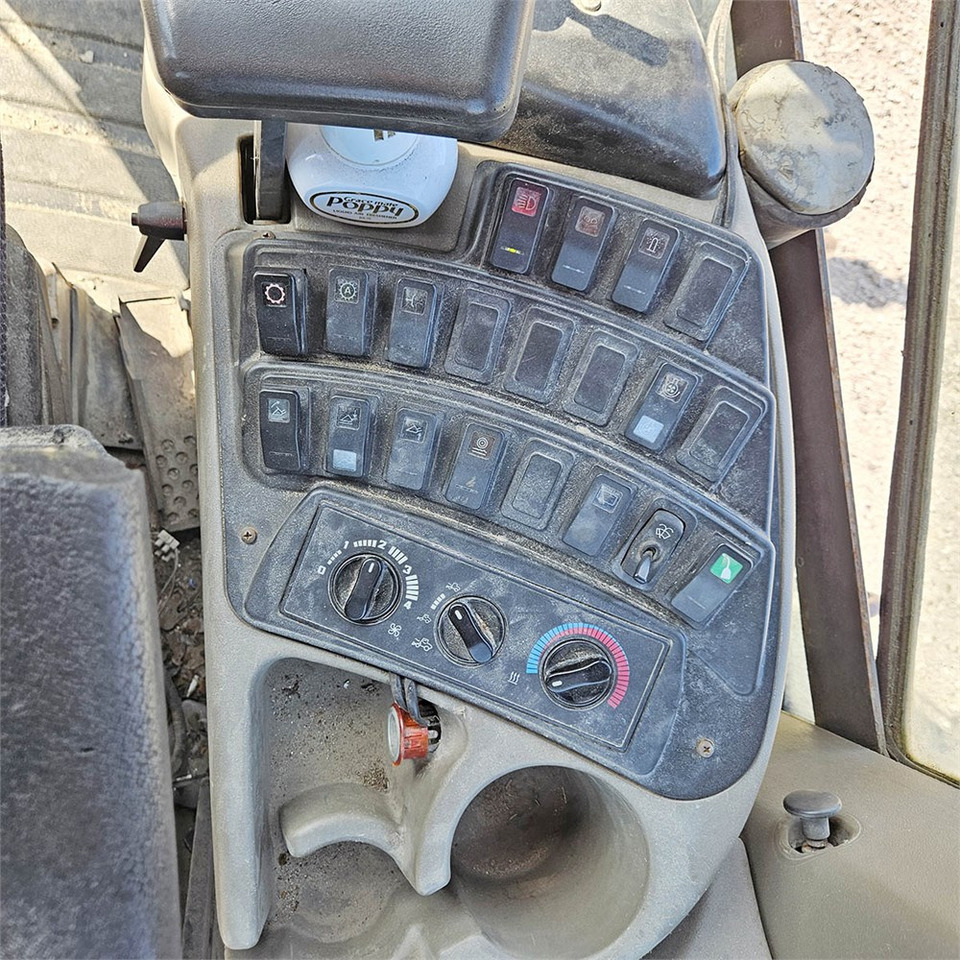 Колесен товарач Case 921 E: снимка 15 Колесен товарач Case 921 E: снимка 15