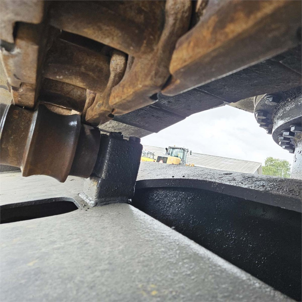 Верижен багер Case CX350 D: снимка 35