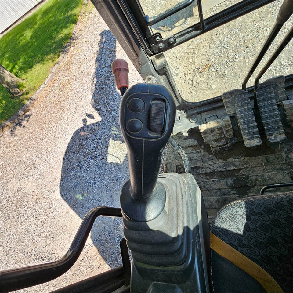 Мини багер Case CX75C SR: снимка 13 Мини багер Case CX75C SR: снимка 13