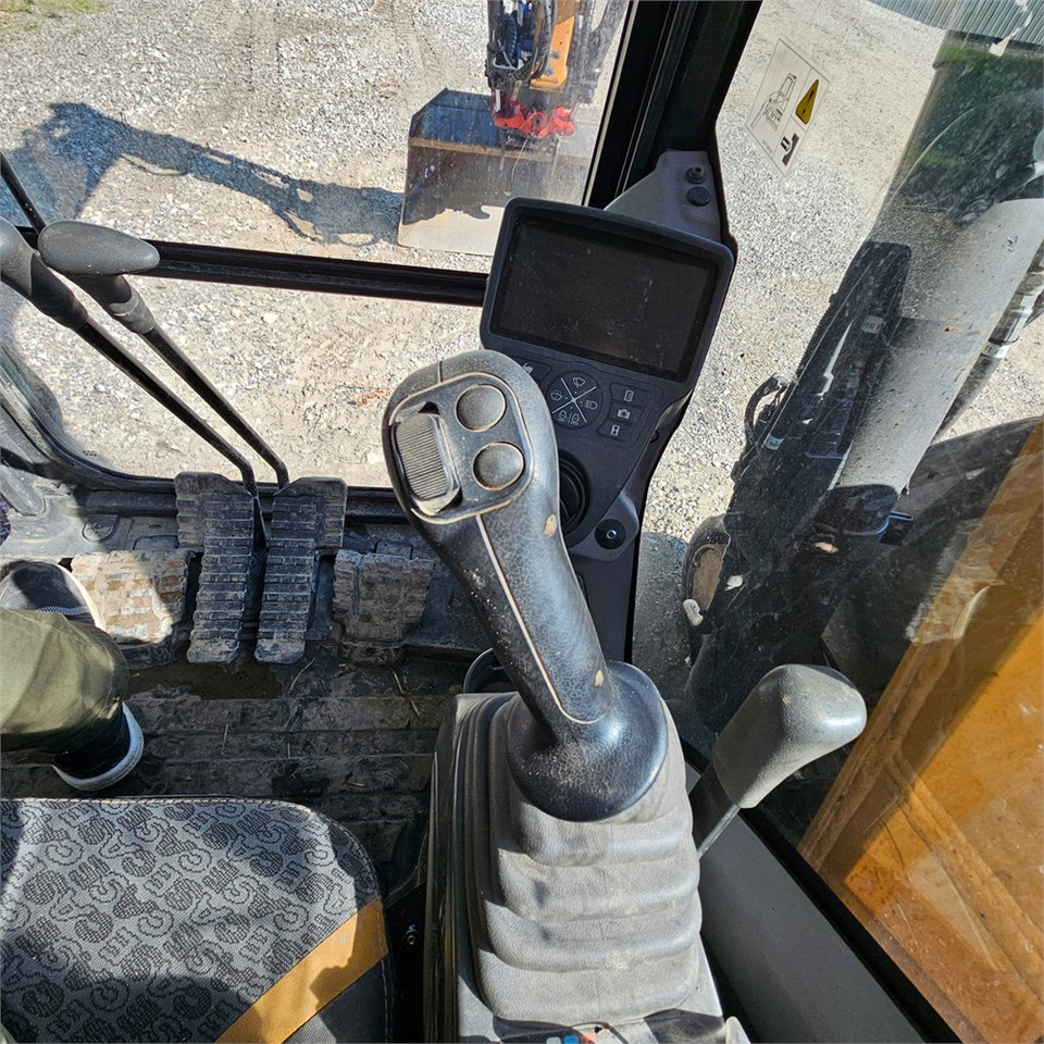 Мини багер Case CX75C SR: снимка 14 Мини багер Case CX75C SR: снимка 14