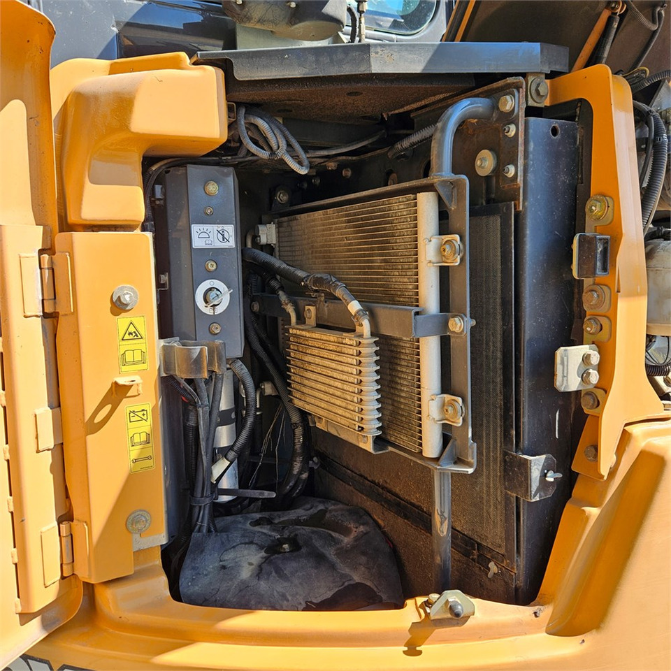 Мини багер Case CX75C SR: снимка 34 Мини багер Case CX75C SR: снимка 34