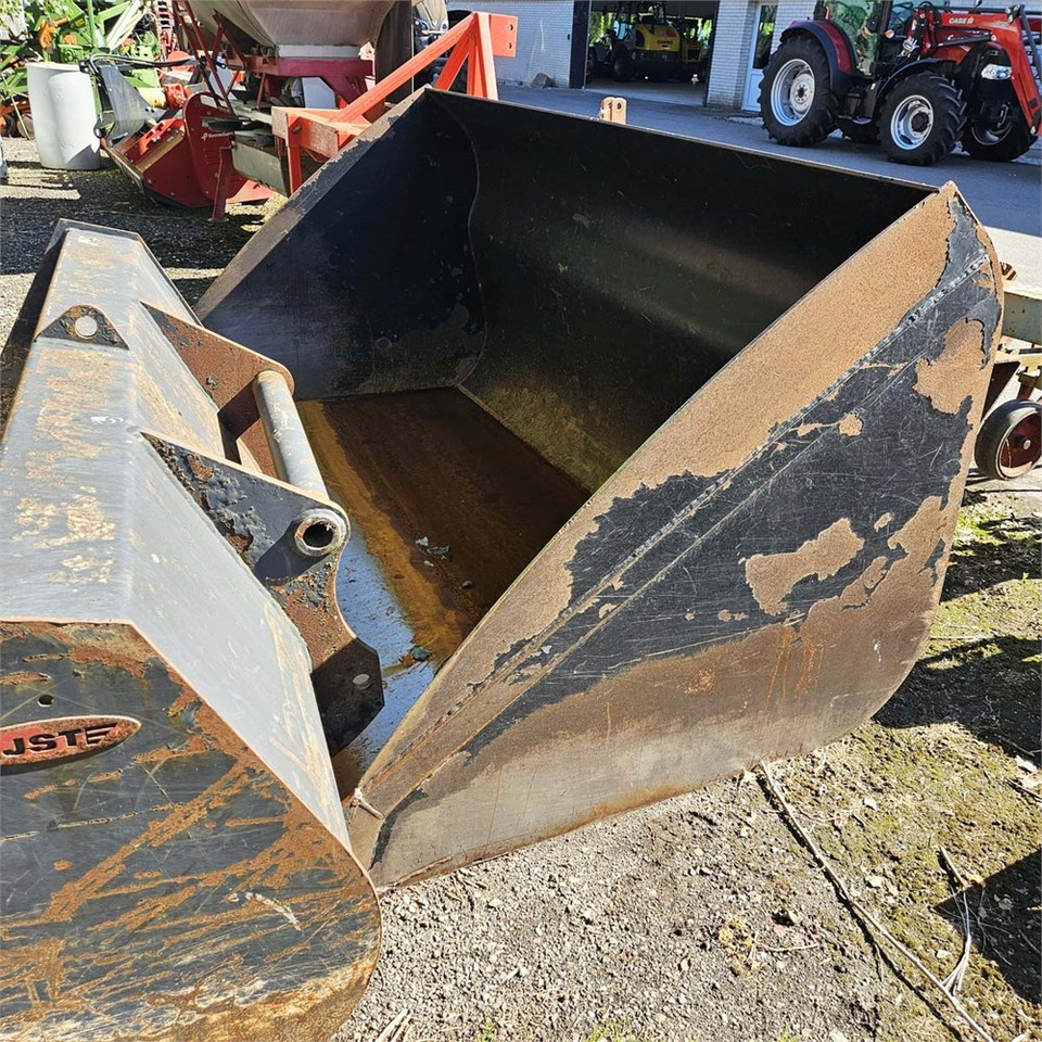 Телескопичен товарач Case Farmlift 742: снимка 7