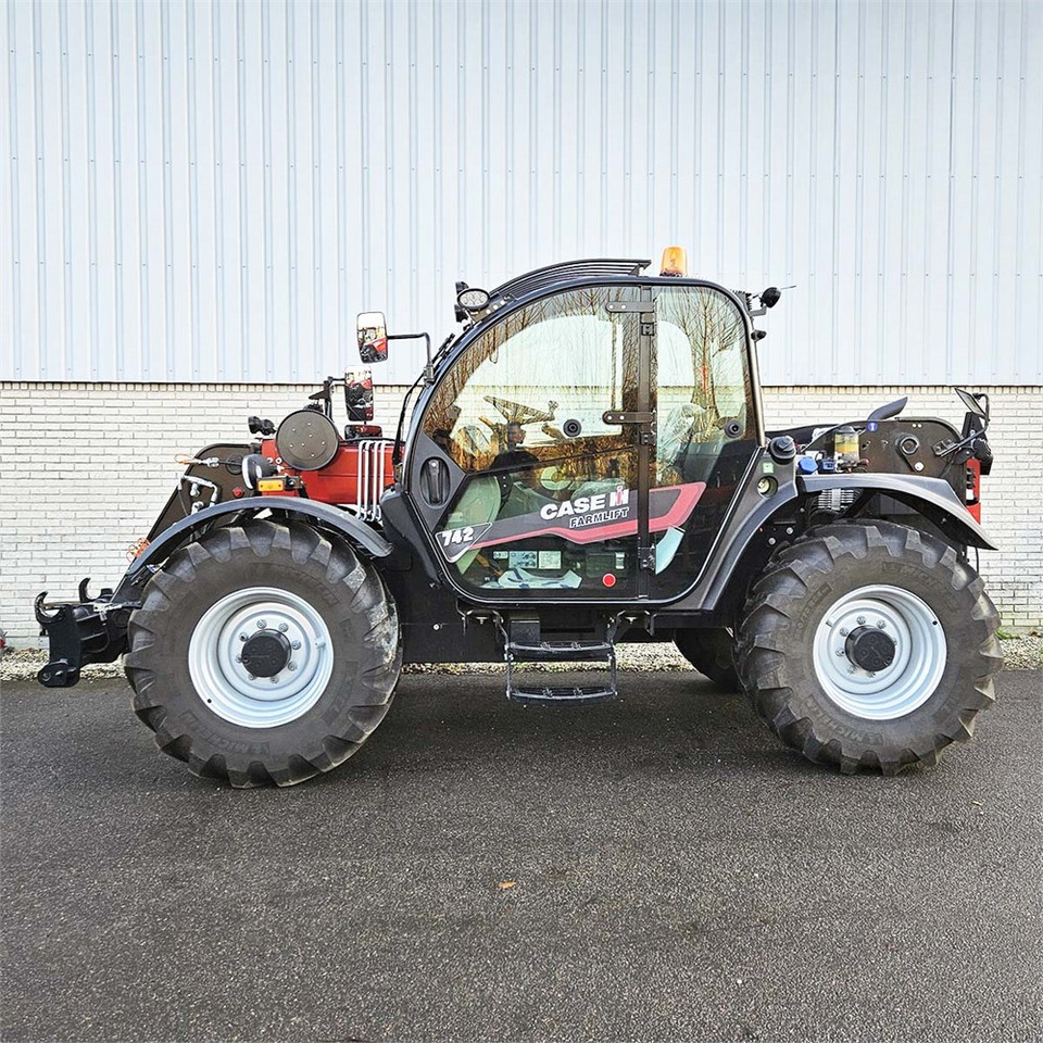 Case Farmlift 742 - Телескопичен товарач: снимка 3 Case Farmlift 742 - Телескопичен товарач: снимка 3