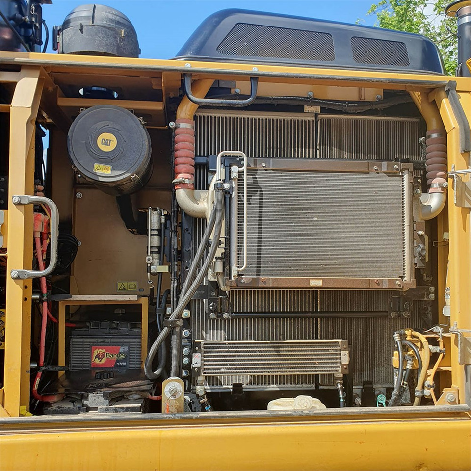 Верижен багер Caterpillar 323 EL: снимка 50