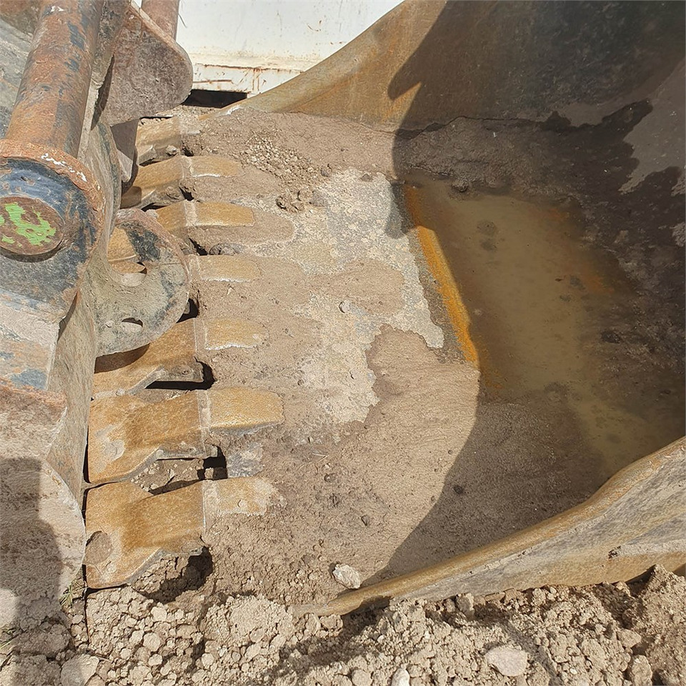 Верижен багер Caterpillar 323 EL: снимка 34