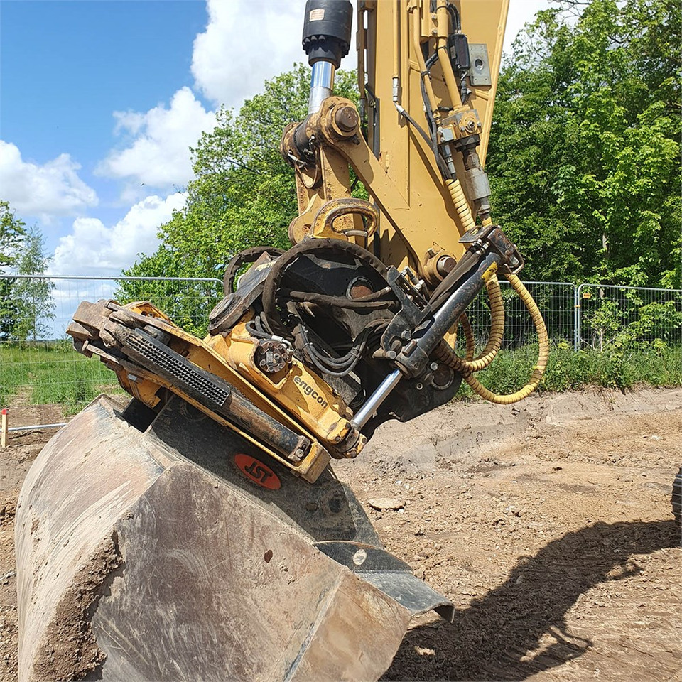 Верижен багер Caterpillar 323 EL: снимка 29