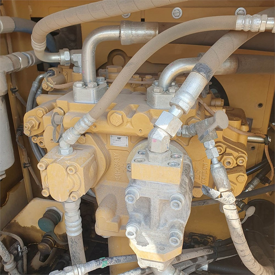 Верижен багер Caterpillar 323 EL: снимка 42
