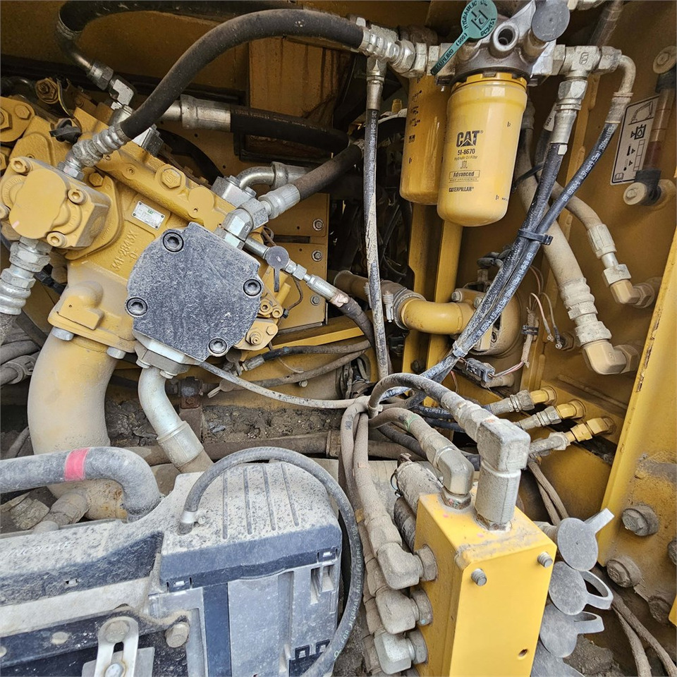 Верижен багер Caterpillar 324 EL: снимка 24