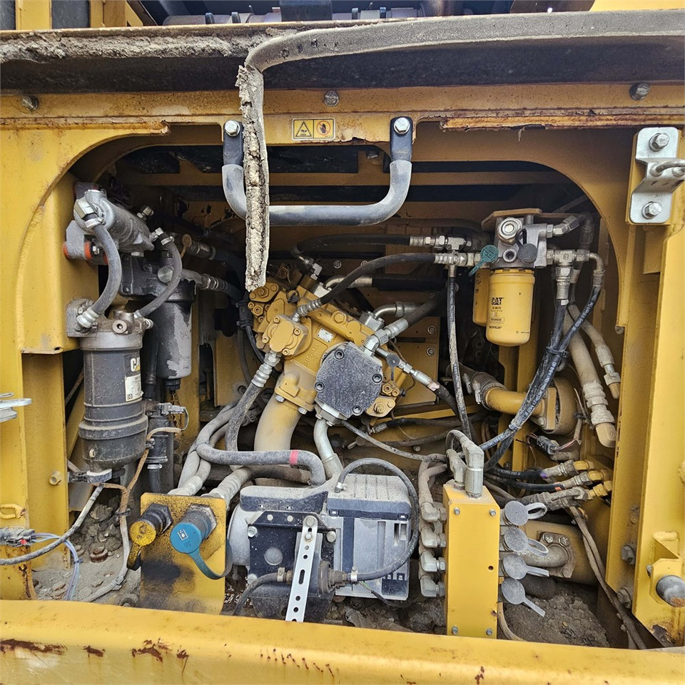 Верижен багер Caterpillar 324 EL: снимка 22