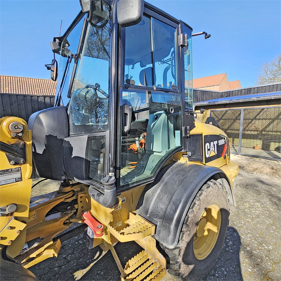 Колесен товарач Caterpillar 908 H2: снимка 8