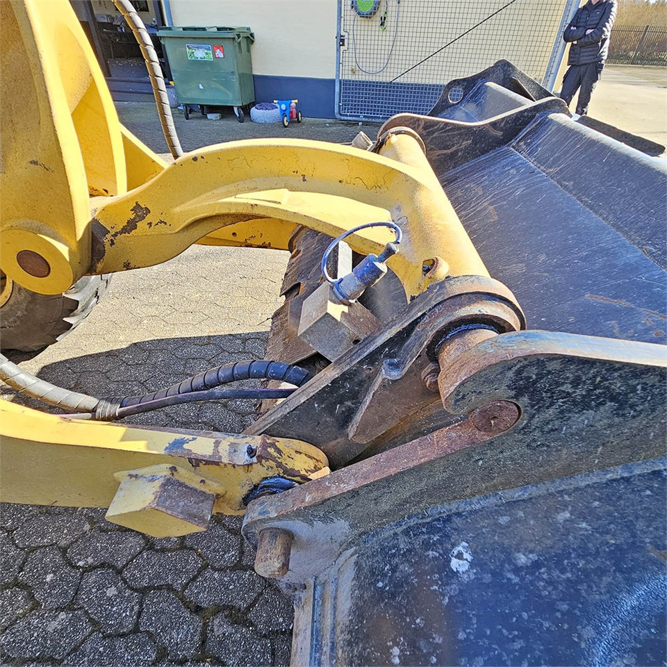 Колесен товарач Caterpillar 908 H2: снимка 26