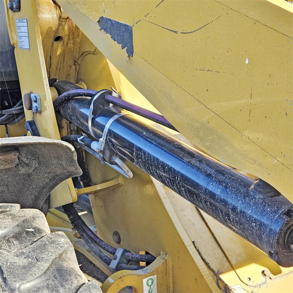Колесен товарач Caterpillar 908 H2: снимка 27