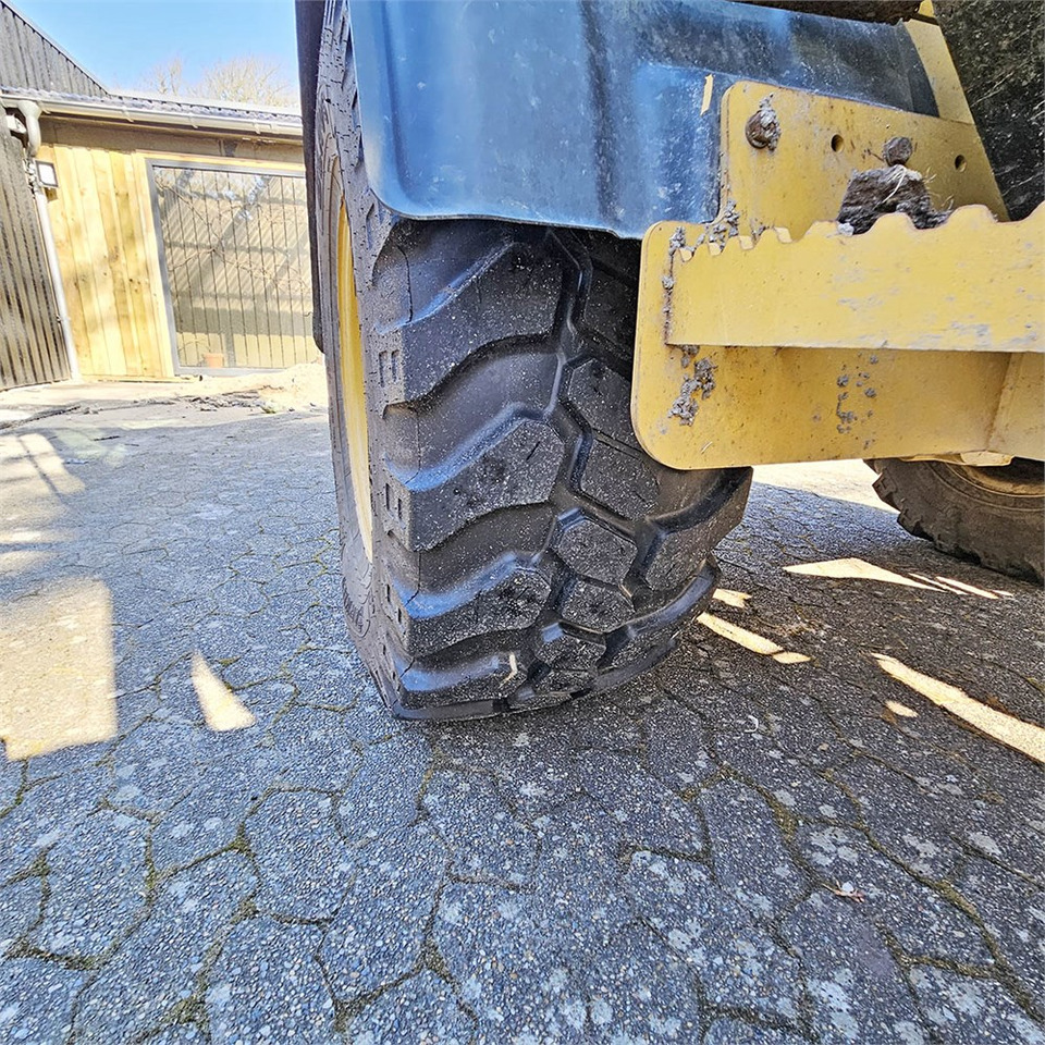 Колесен товарач Caterpillar 908 H2: снимка 36