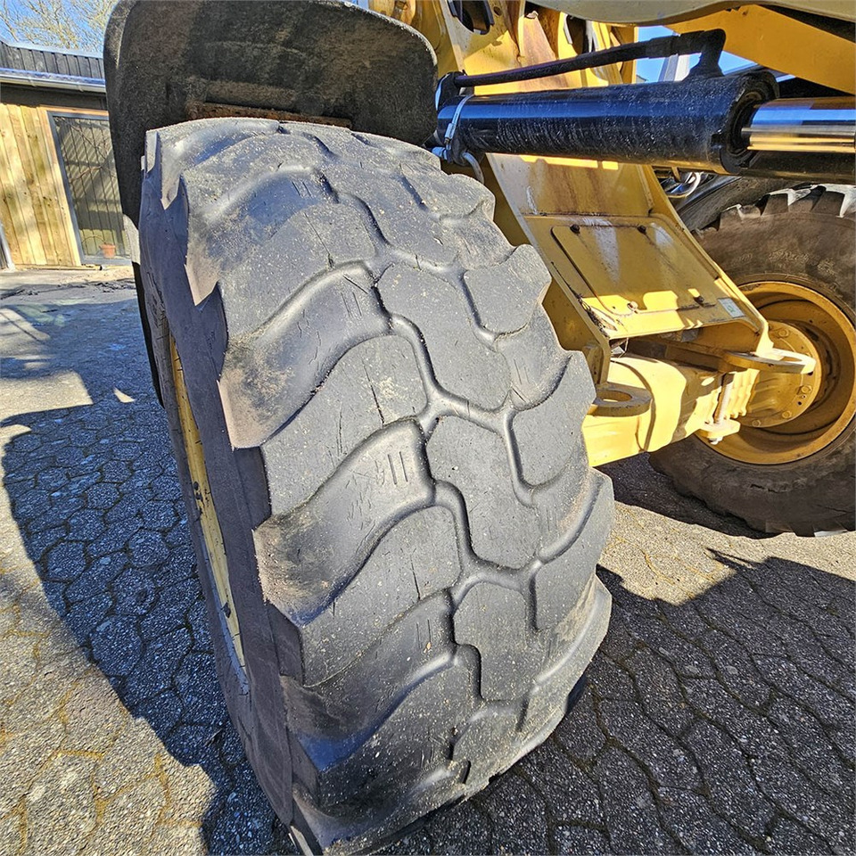 Колесен товарач Caterpillar 908 H2: снимка 39
