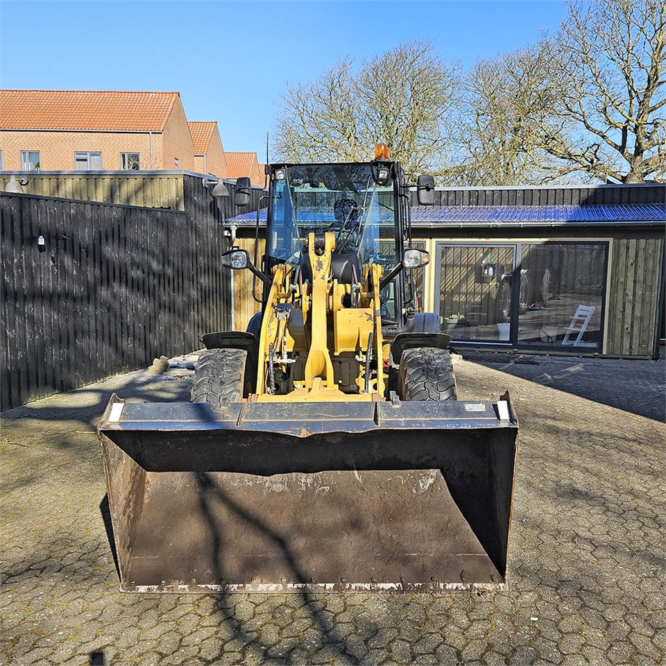Колесен товарач Caterpillar 908 H2: снимка 7