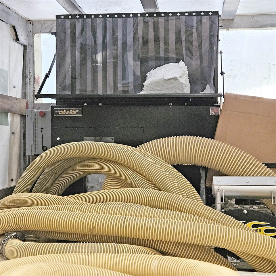 Eduard 4 - Брезентово ремарке: снимка 3 Eduard 4 - Брезентово ремарке: снимка 3