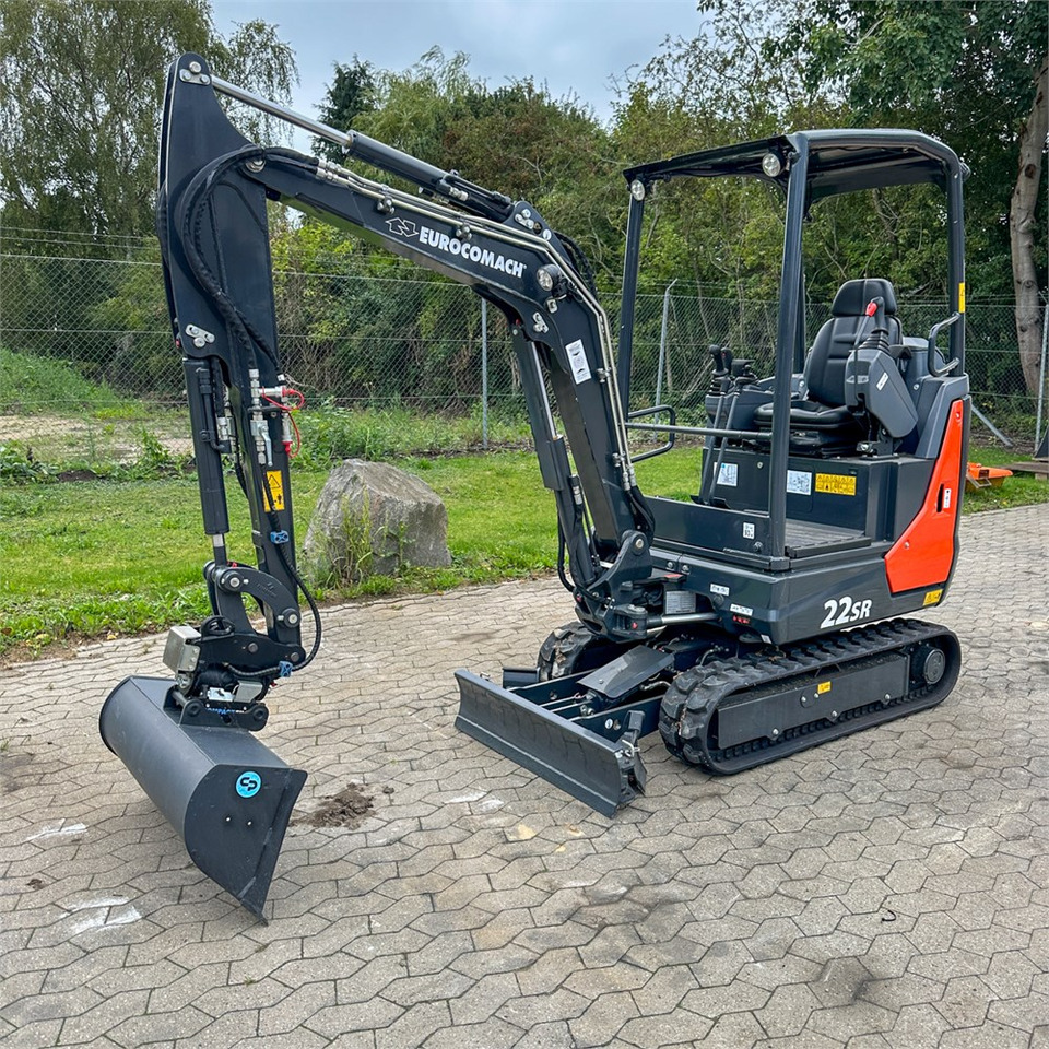 Eurocomach 22SR - Мини багер: снимка 2 Eurocomach 22SR - Мини багер: снимка 2