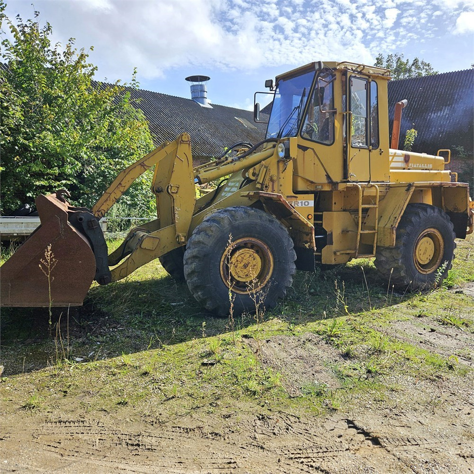 Fiat-Allis FR10 - Колесен товарач: снимка 1 Fiat-Allis FR10 - Колесен товарач: снимка 1