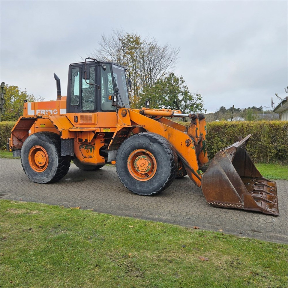 Fiat-Allis FR130 - Колесен товарач: снимка 1 Fiat-Allis FR130 - Колесен товарач: снимка 1