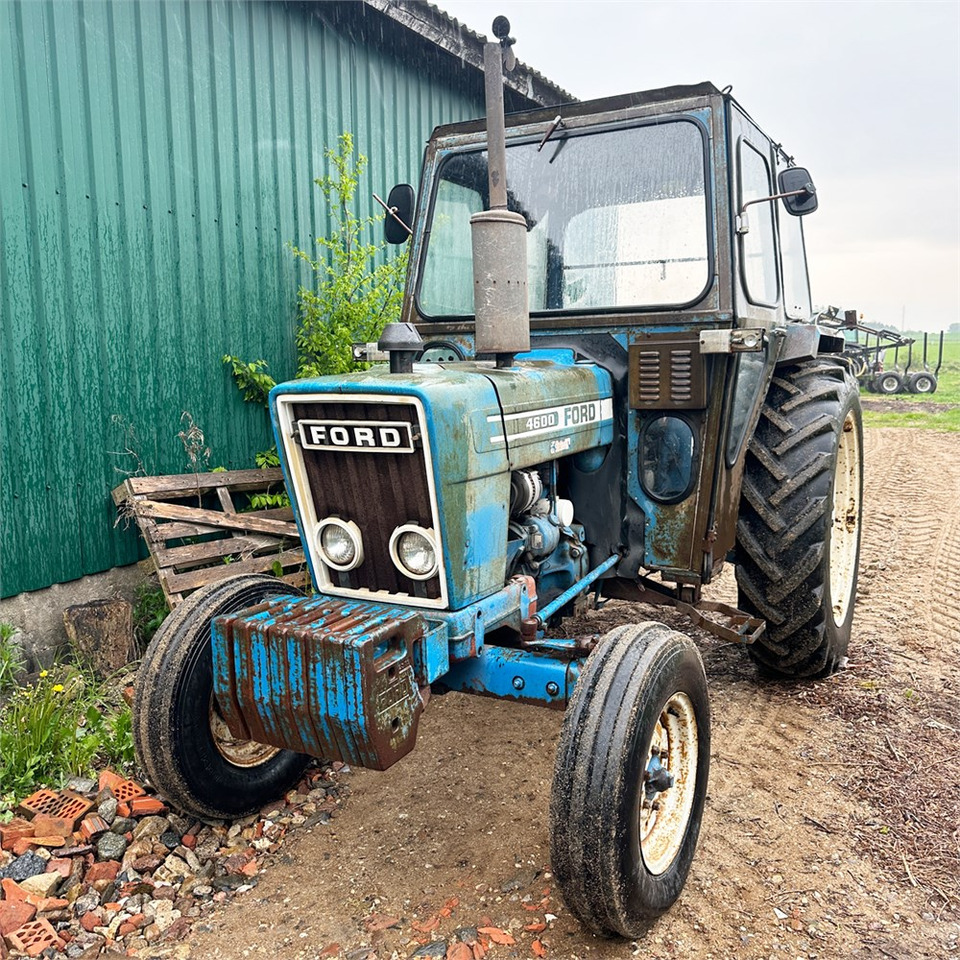 Ford 4600 - Трактор: снимка 2 Ford 4600 - Трактор: снимка 2