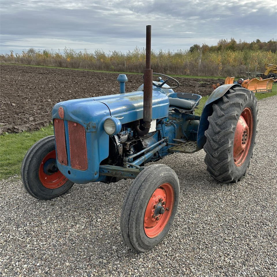 Ford Dexta T3 - Трактор: снимка 3 Ford Dexta T3 - Трактор: снимка 3