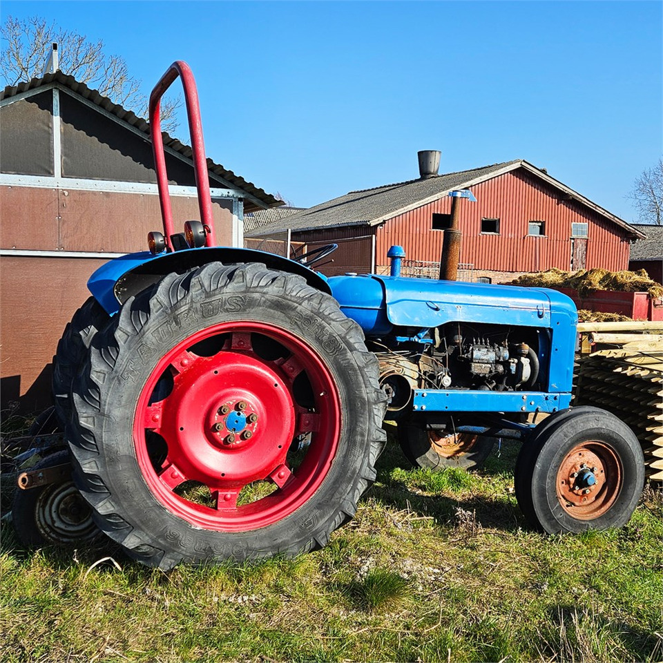 Ford T2 - Трактор: снимка 4 Ford T2 - Трактор: снимка 4