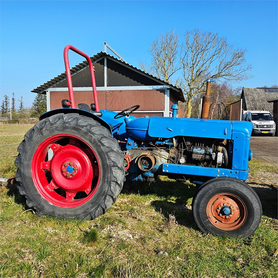 Ford T2 - Трактор: снимка 2 Ford T2 - Трактор: снимка 2