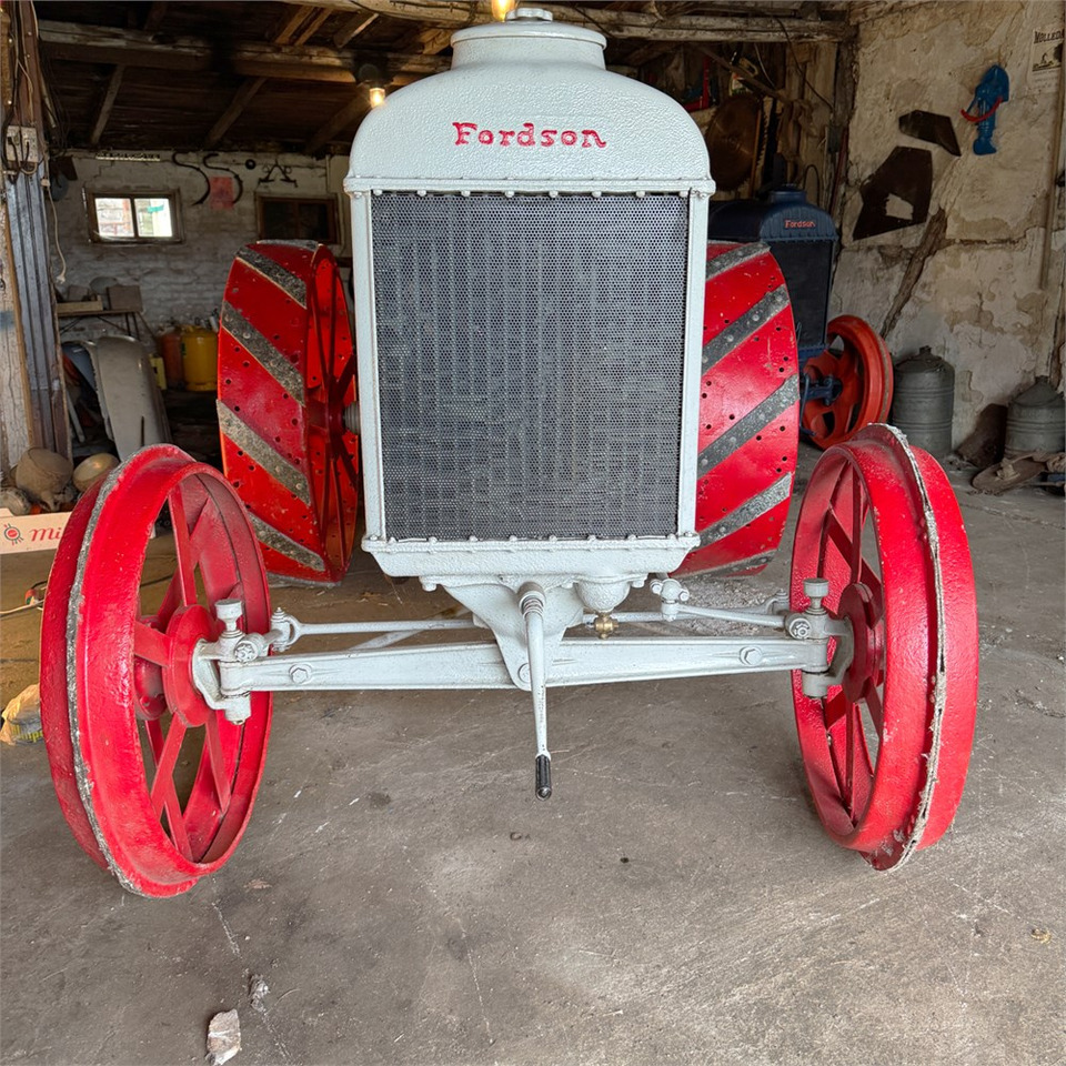 Fordson F - Трактор: снимка 3 Fordson F - Трактор: снимка 3