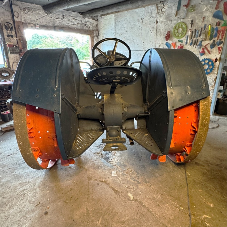 Fordson N - Трактор: снимка 3 Fordson N - Трактор: снимка 3
