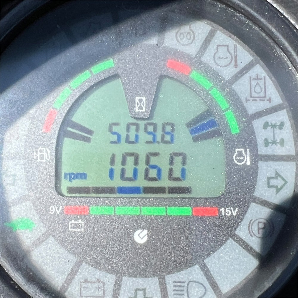 Колесен товарач Gehl AL 340: снимка 23