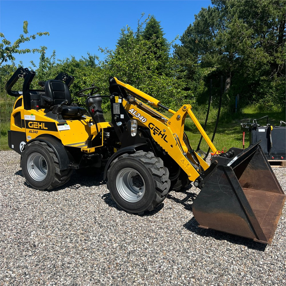 Gehl AL 340 - Колесен товарач: снимка 1 Gehl AL 340 - Колесен товарач: снимка 1