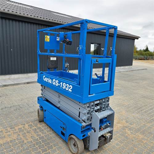 Genie GS-1932 - Ножична работна платформа: снимка 2 Genie GS-1932 - Ножична работна платформа: снимка 2