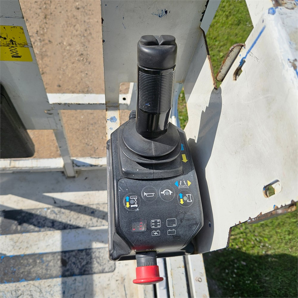 Genie GS-2646 - Ножична работна платформа: снимка 4 Genie GS-2646 - Ножична работна платформа: снимка 4