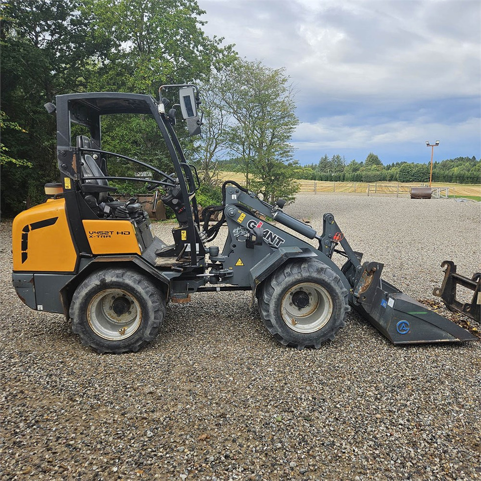 Giant V452T X-TRA HD - Колесен товарач: снимка 1 Giant V452T X-TRA HD - Колесен товарач: снимка 1