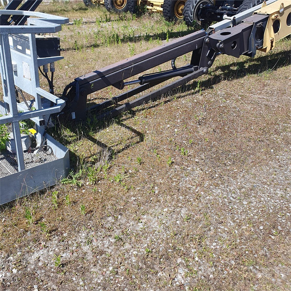 Grove MZ72 DXT - Телескопична платформа: снимка 3 Grove MZ72 DXT - Телескопична платформа: снимка 3