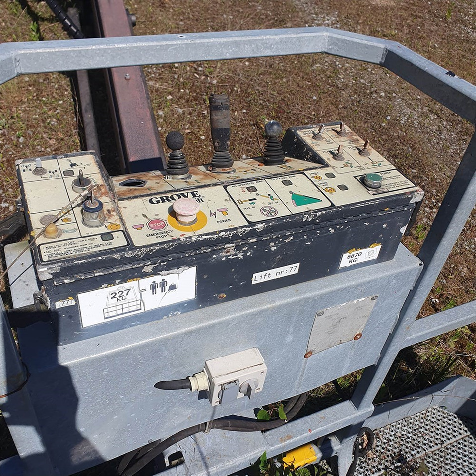 Grove MZ72 DXT - Телескопична платформа: снимка 4 Grove MZ72 DXT - Телескопична платформа: снимка 4