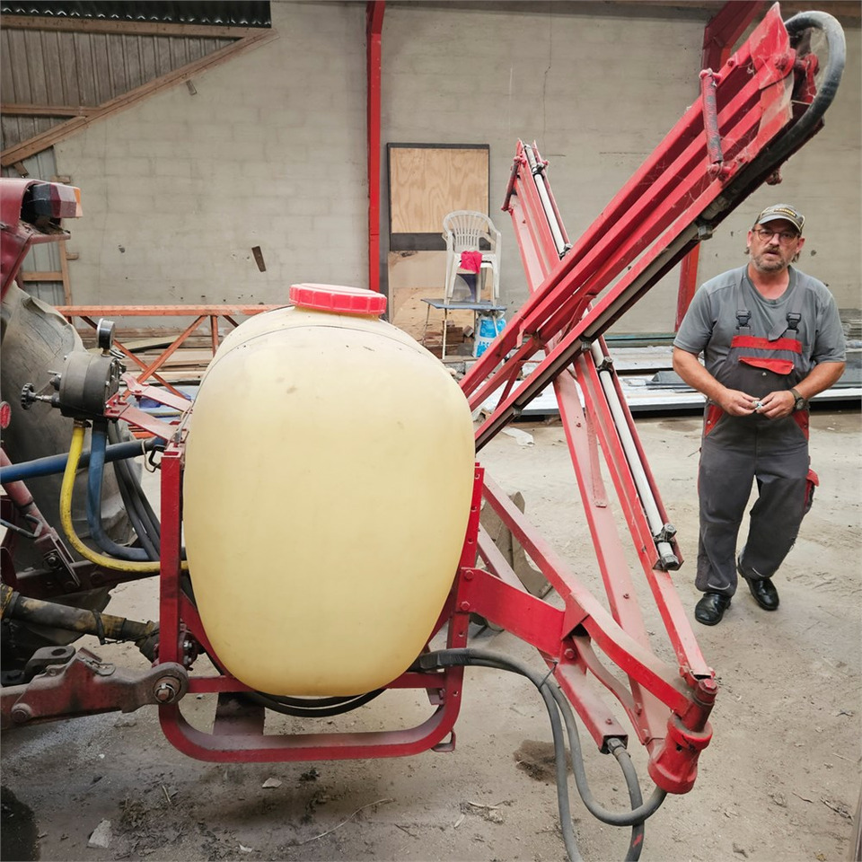 Hardi 400 liter - Пръскачка: снимка 4 Hardi 400 liter - Пръскачка: снимка 4