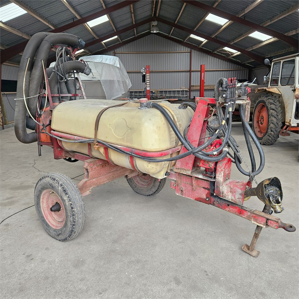 Hardi 800 l - Пръскачка: снимка 1 Hardi 800 l - Пръскачка: снимка 1