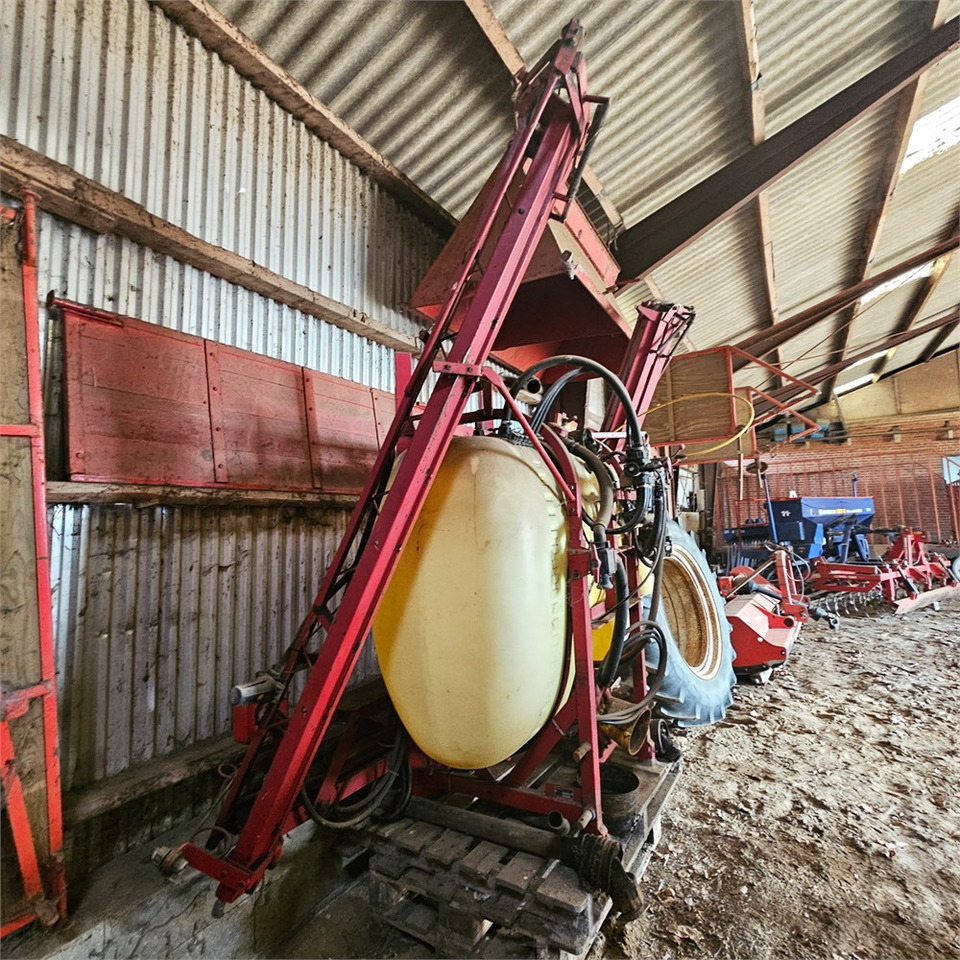 Hardi LXY 800 - Пръскачка: снимка 5 Hardi LXY 800 - Пръскачка: снимка 5