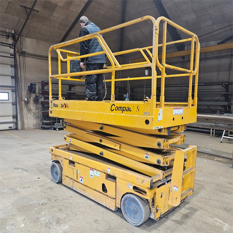 Haulotte Ciseaux Compact 10 - Ножична работна платформа: снимка 3 Haulotte Ciseaux Compact 10 - Ножична работна платформа: снимка 3