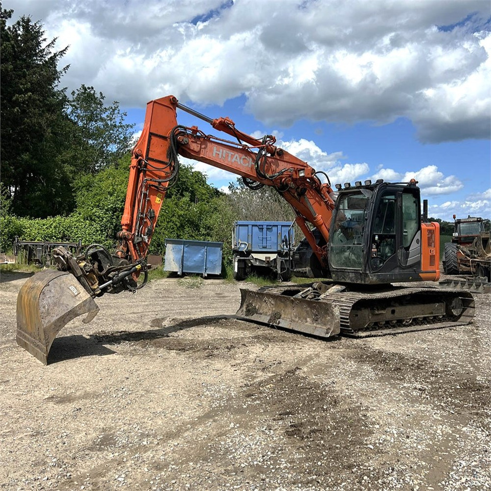Hitachi ZX135 US-6 - Верижен багер: снимка 4 Hitachi ZX135 US-6 - Верижен багер: снимка 4