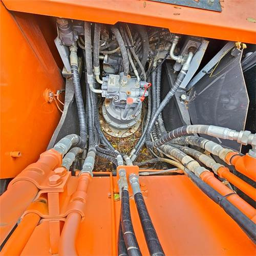 Верижен багер Hitachi ZX210 LC-6: снимка 25 Верижен багер Hitachi ZX210 LC-6: снимка 25