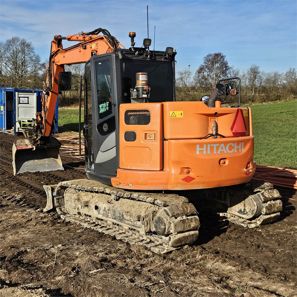 Hitachi ZX85USB-6 - Мини багер: снимка 3 Hitachi ZX85USB-6 - Мини багер: снимка 3