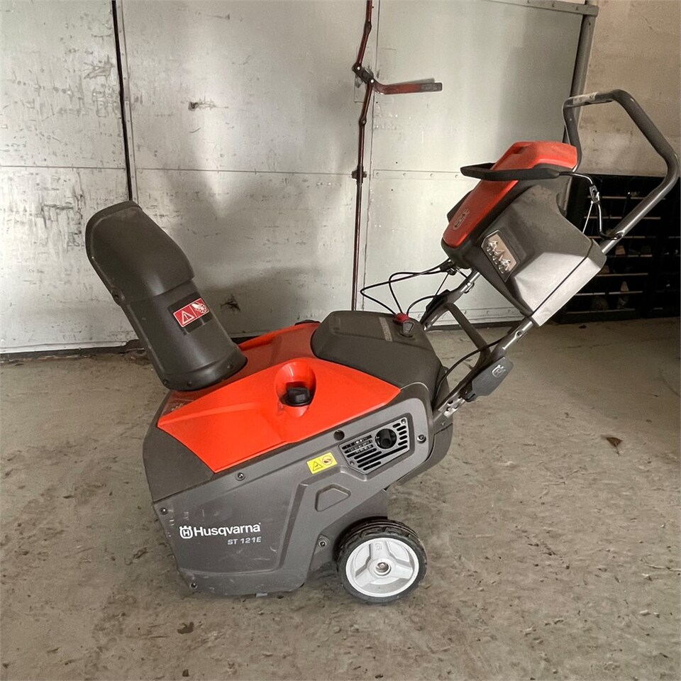 Husqvarna ST 121 E - Градинска техника: снимка 2 Husqvarna ST 121 E - Градинска техника: снимка 2