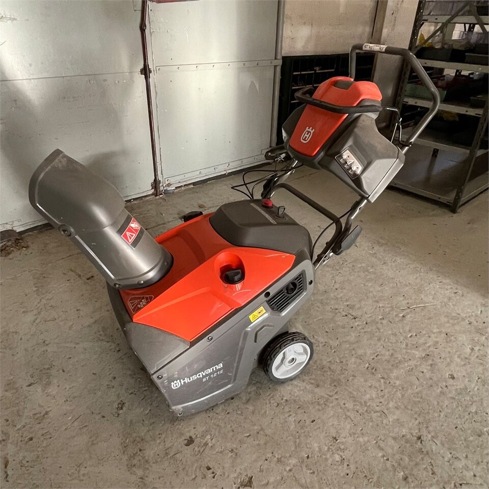 Husqvarna ST 121 E - Градинска техника: снимка 1 Husqvarna ST 121 E - Градинска техника: снимка 1