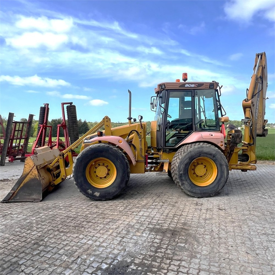 Hydrema 906C serie 2 - Багер-товарач: снимка 5 Hydrema 906C serie 2 - Багер-товарач: снимка 5